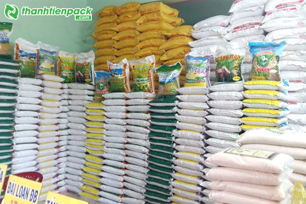 Bao bì đựng lúa được mùa