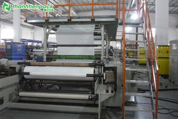 Sản xuất bao bì ổ cắm điện