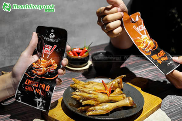 Mẫu túi đựng chân gà đục lỗ treo đẹp
