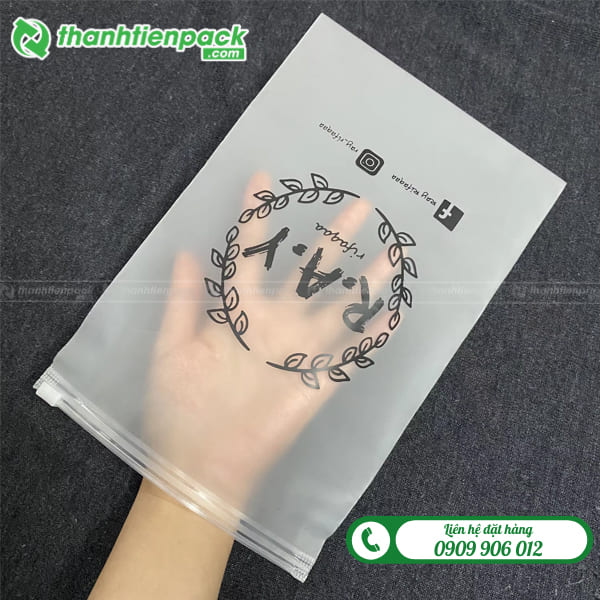 In túi nhựa đựng quần áo