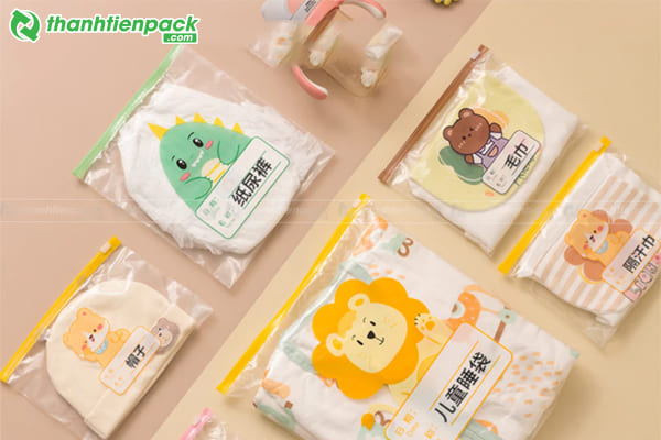 Túi zip PE trong suốt đựng quần áo