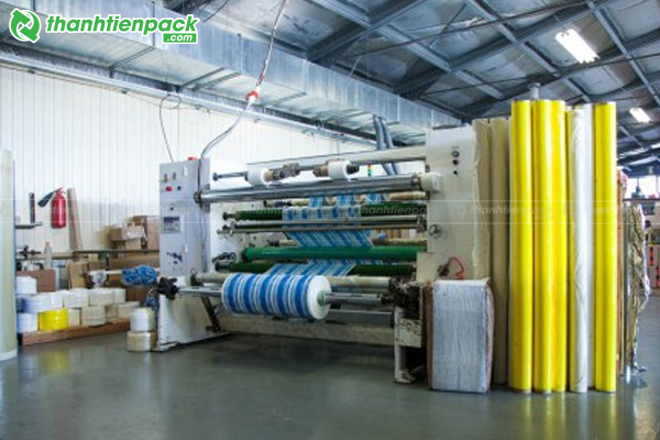 Xưởng sản xuất t&uacute;i cạnh đ&aacute;y đứng