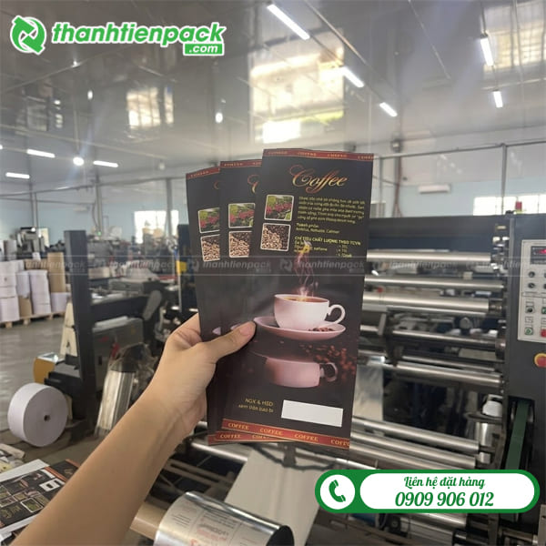 T&uacute;i 4 bi&ecirc;n in logo thương hiệu