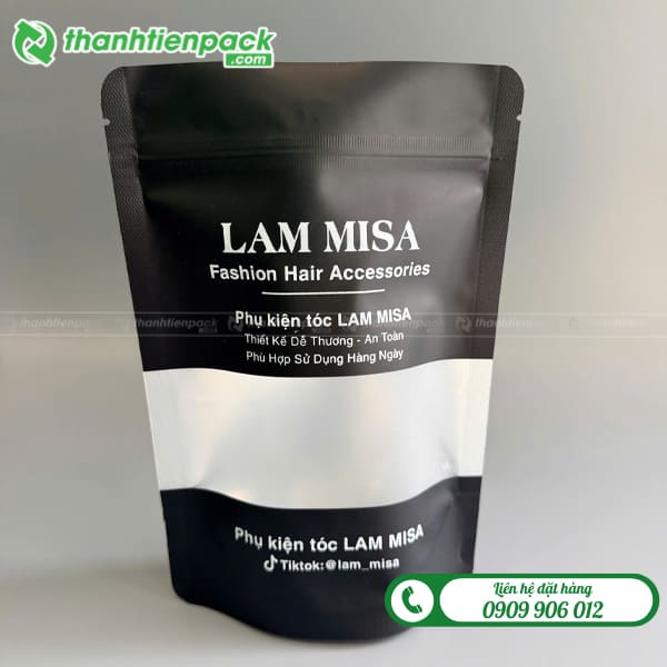 T&uacute;i zip đen c&oacute; cửa sổ