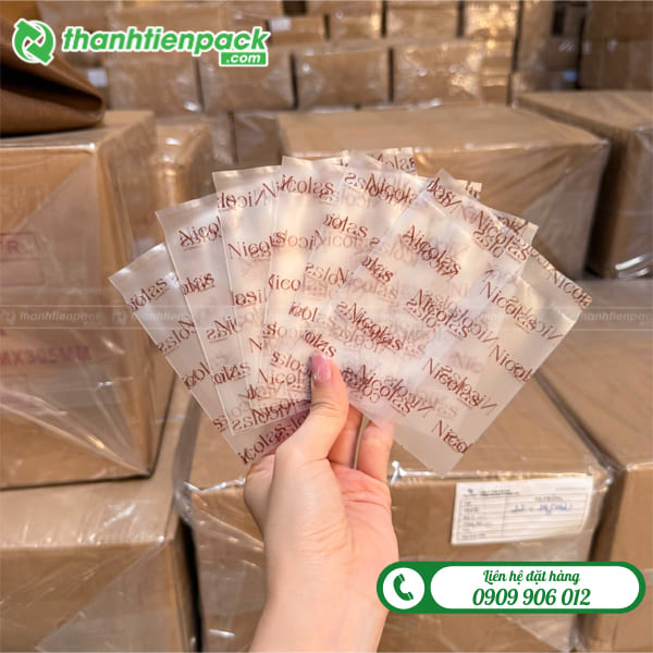 T&uacute;i h&agrave;n lưng giữa đựng b&aacute;nh quy
