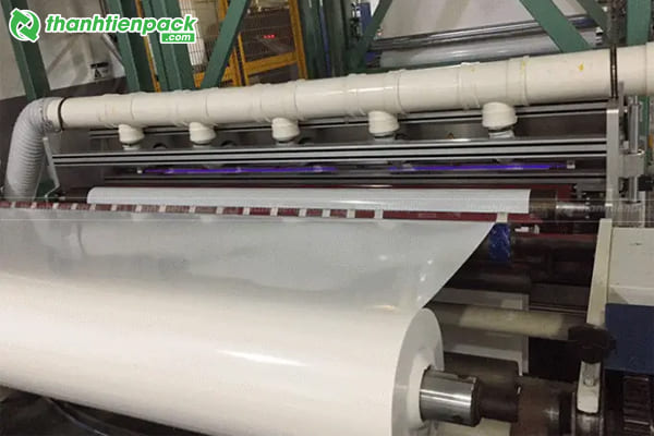 Xử l&yacute; corona tr&ecirc;n m&agrave;ng nhựa