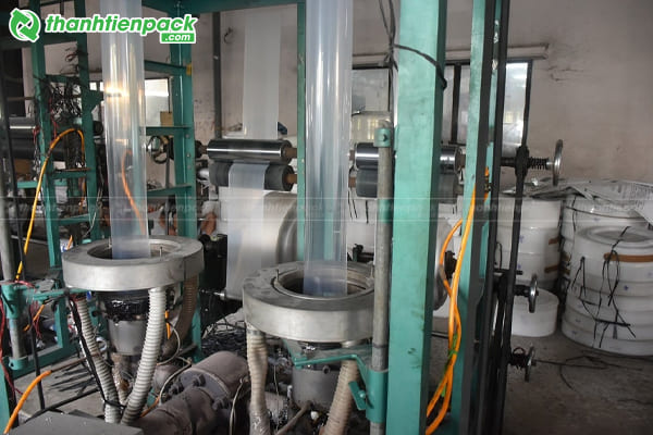 Máy thổi màng nhựa
