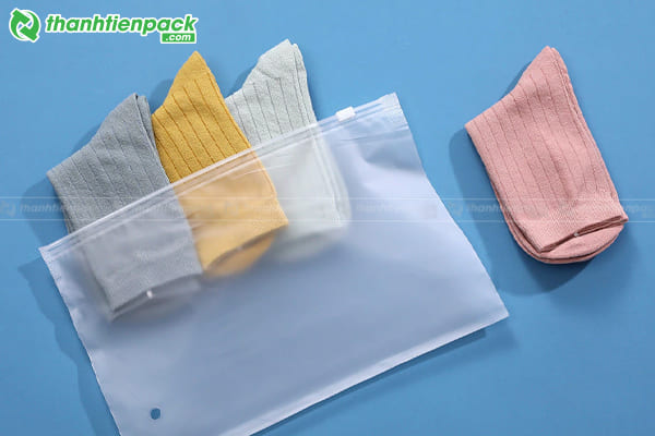 Túi zip lụa đựng quần áo