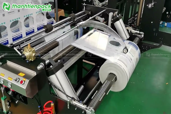 Xưởng sản xuất t&uacute;i bạc h&uacute;t ch&acirc;n kh&ocirc;ng